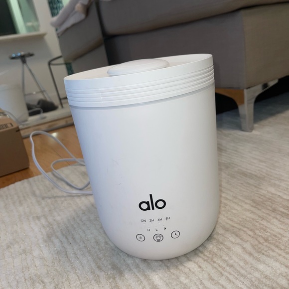 ALO Yoga Other - Alo aura diffuser in white